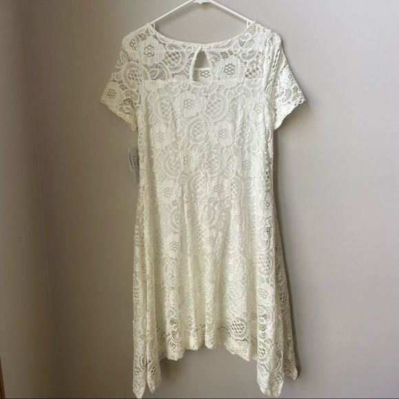 Robbie Bee Cream Lacey Short Sleeve Midi Dress - Picture 2 of 12
